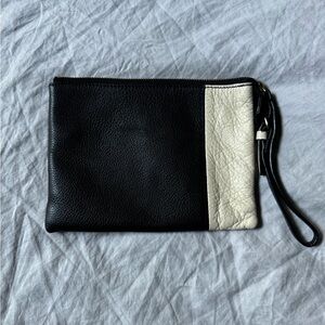 GAP Leather Wristlet Pouch Black Cream
